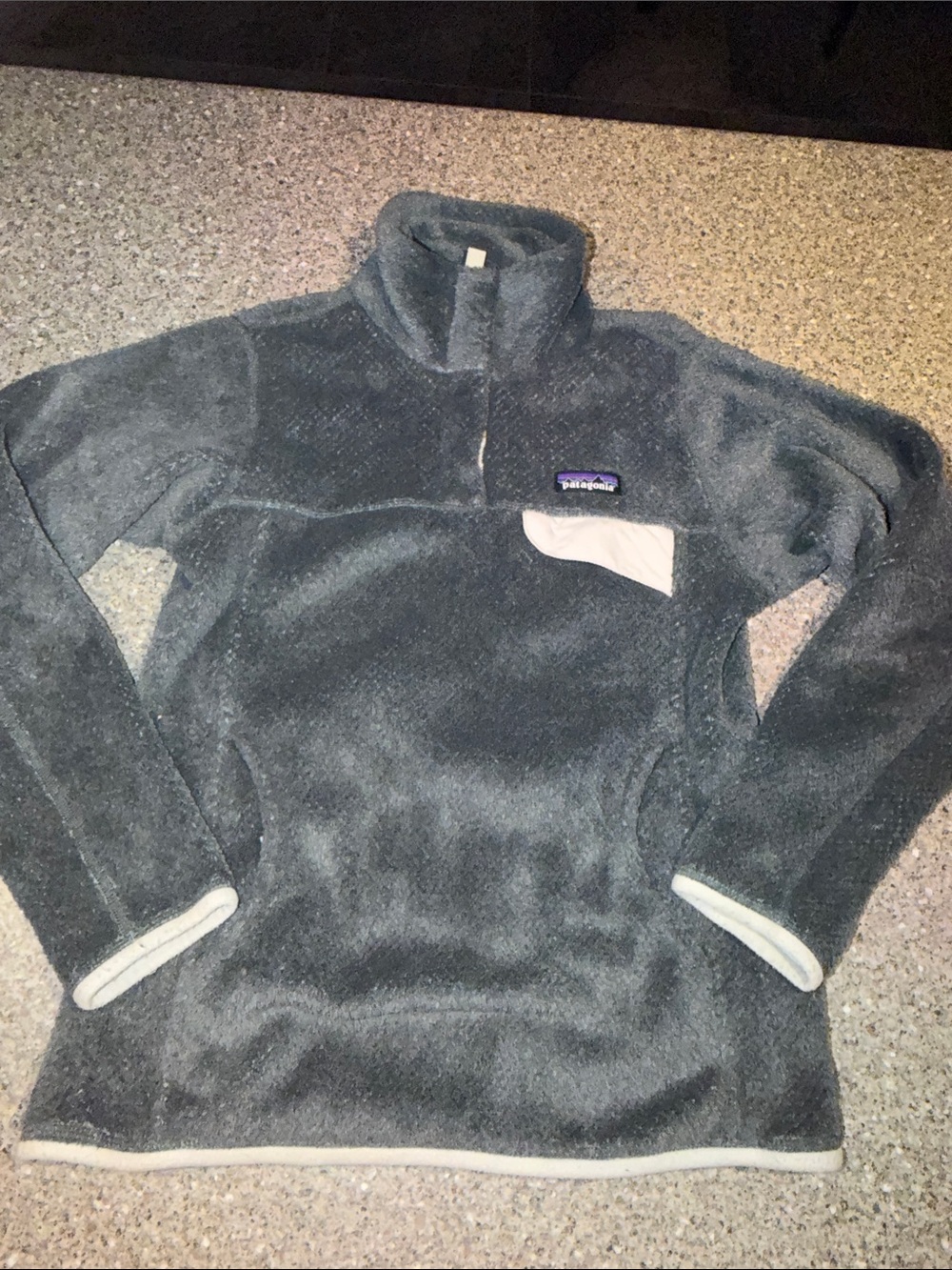 Patagonia Women’s Dark Gray Fleece Pullover